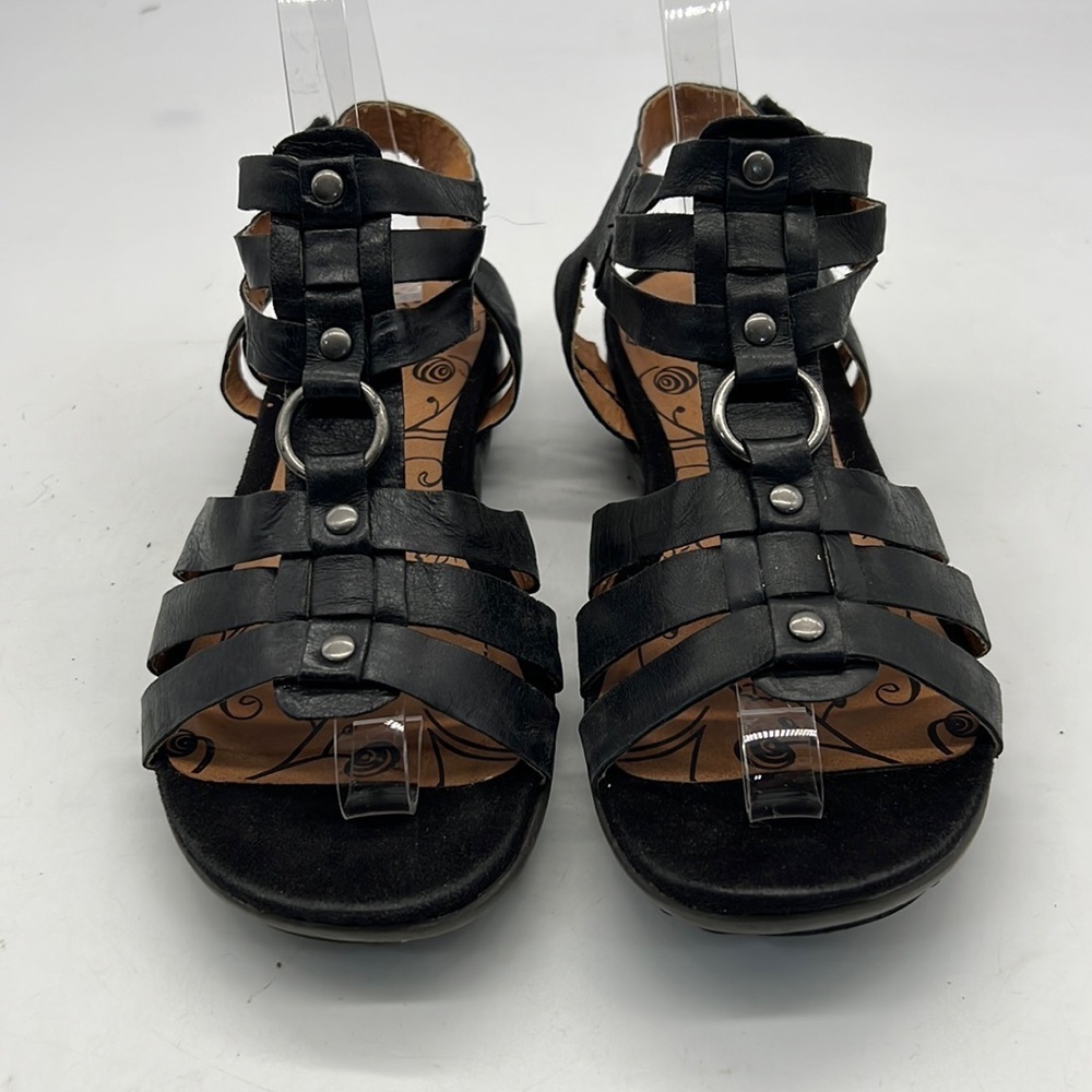 Bare Traps Black Leather Gladiator Type Sandals size 7.5M